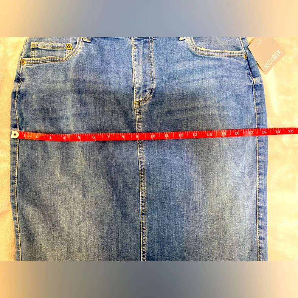 NWT Falls Creek Women’s Denim Skirt - Picture 4 of 7